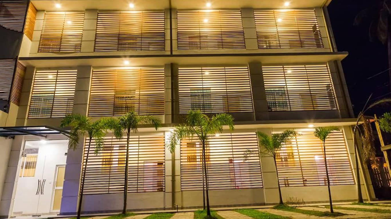 The Crown Plaza Airport Hotel
