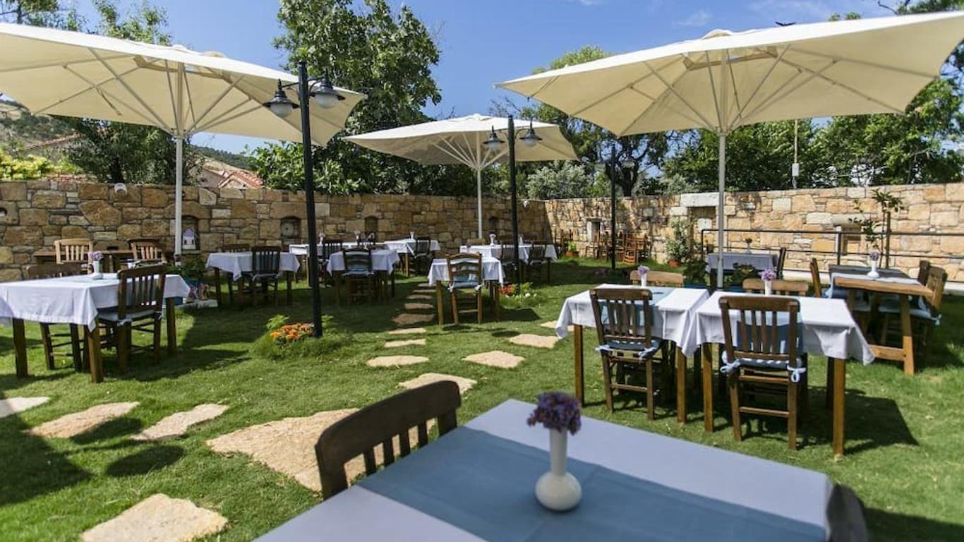 Ayapetro Hotel