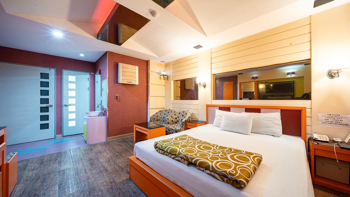 Sky Hotel