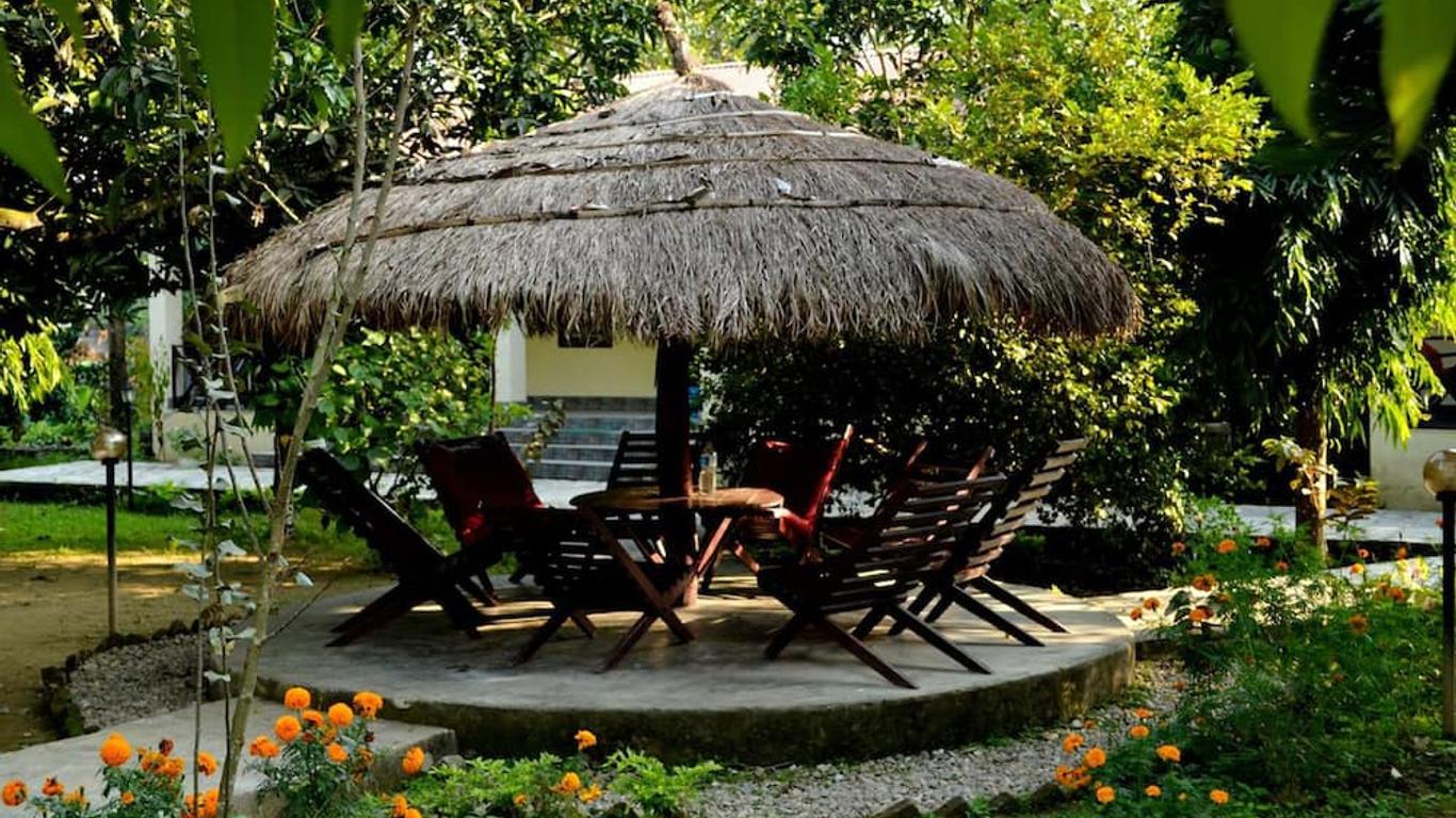 Travellers Jungle Camp-Sauraha
