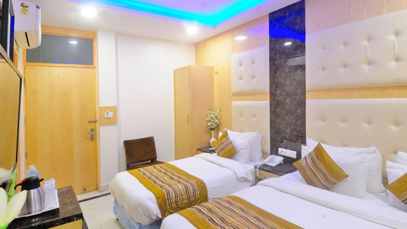 Check In Room Chuna Mandi