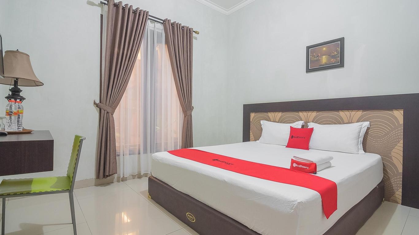 RedDoorz Plus Syariah at Banjarbaru 2