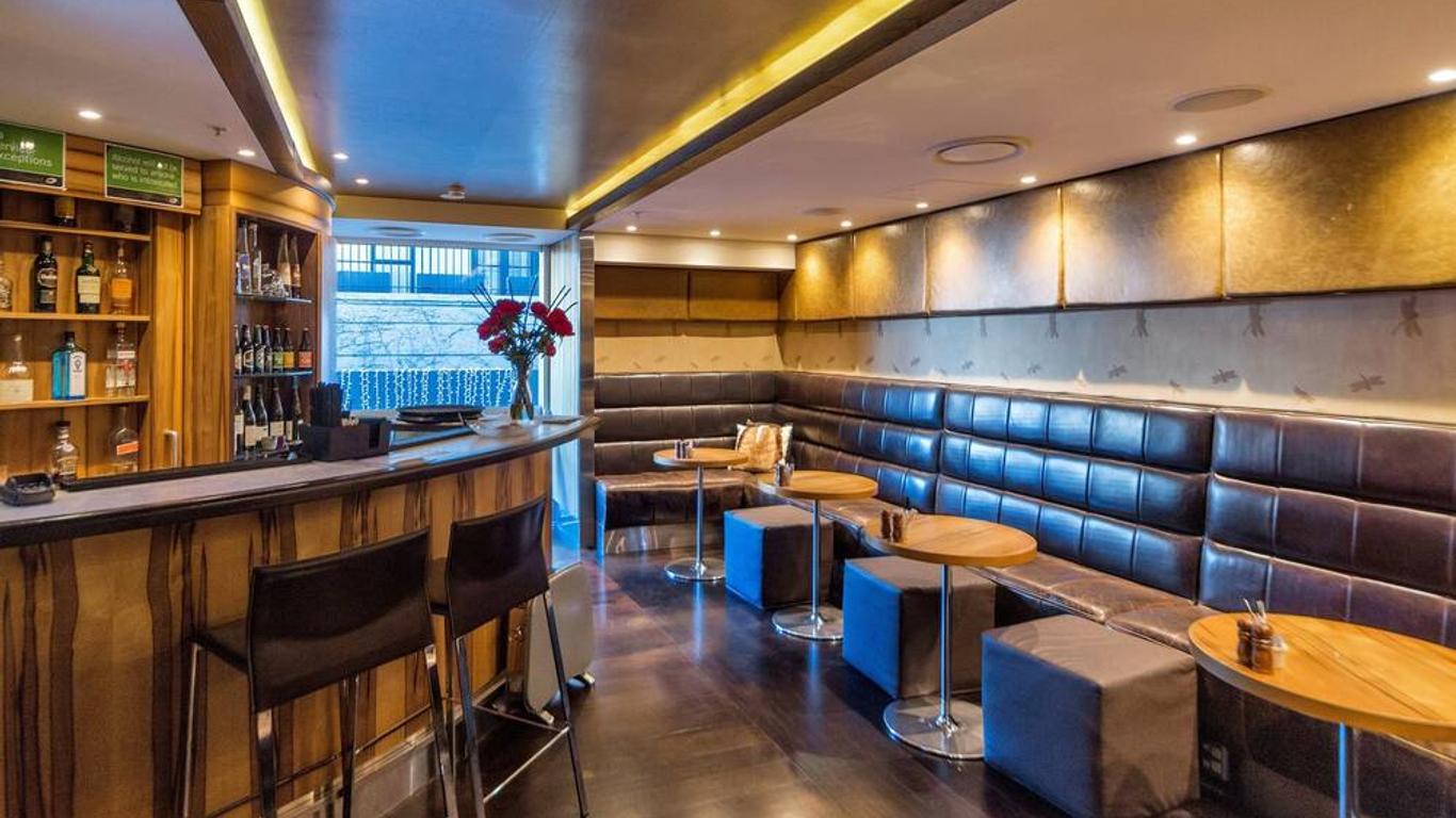 Semi Penthouse in Quadrant