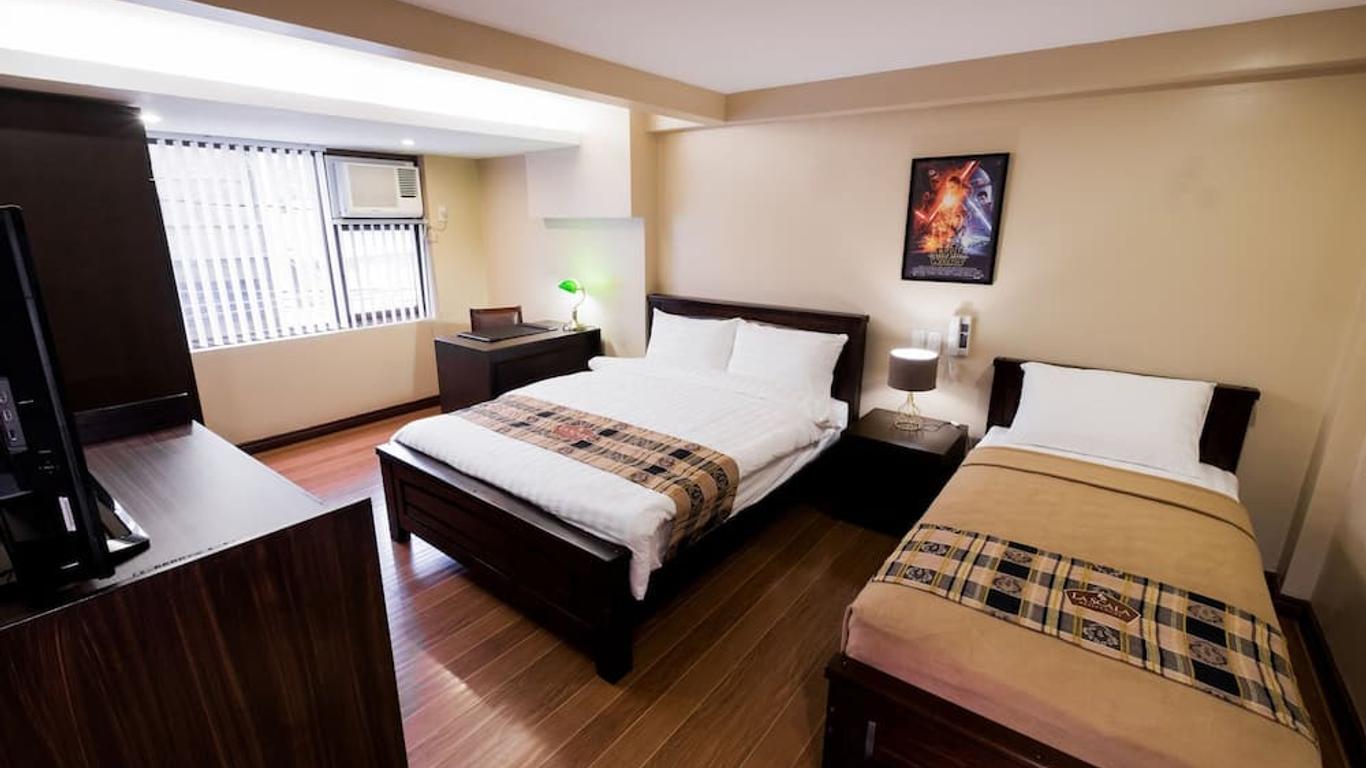 OYO 419 La Scala Residences