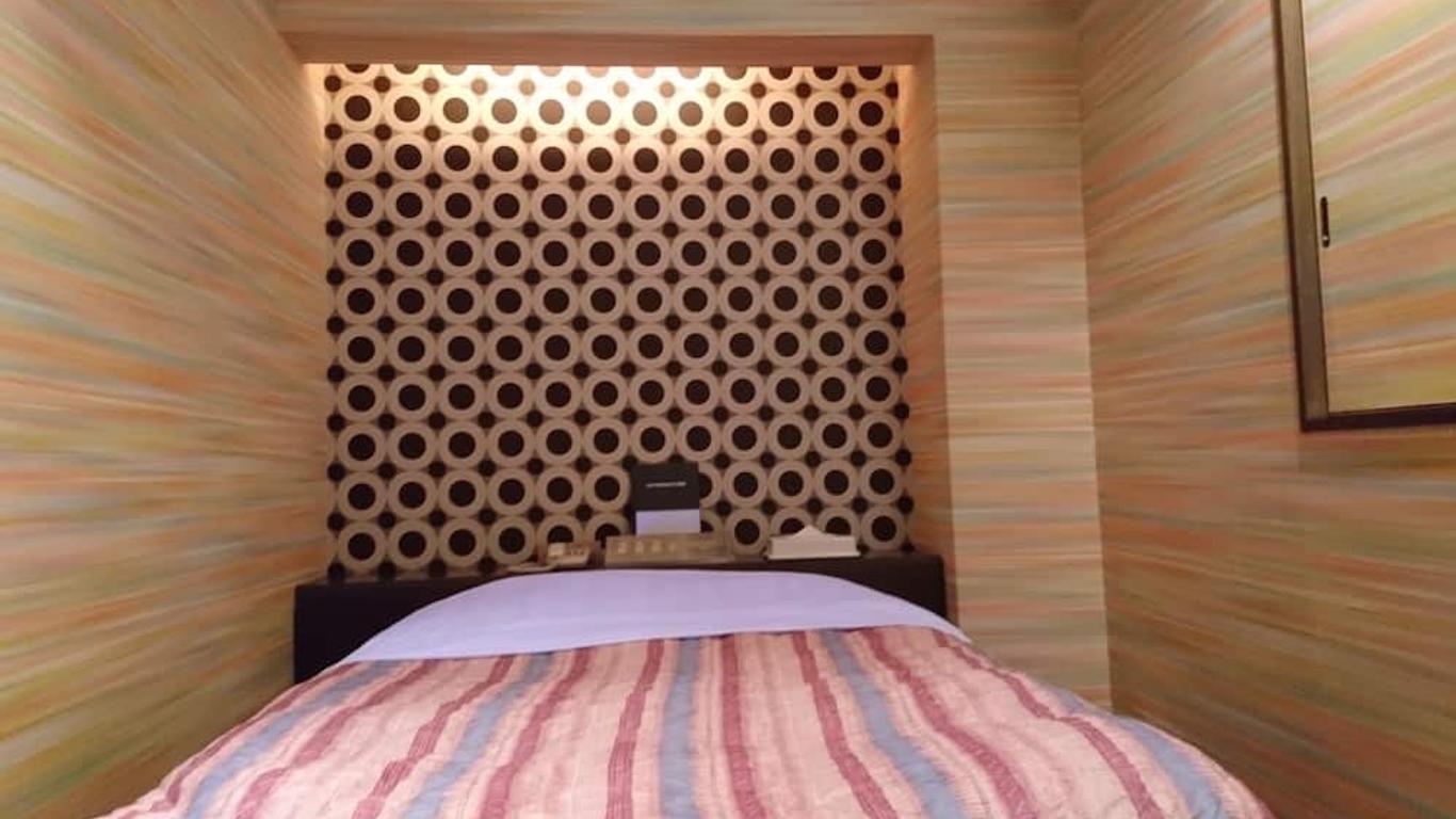 Hotel Eris Hakata (Love Hotel)