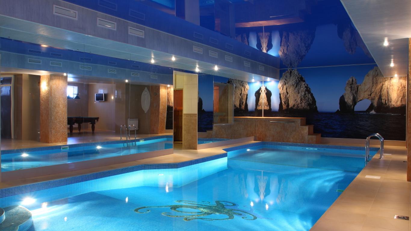 Lazurny Bereg Hotel