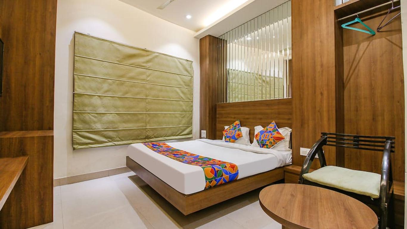 Fabhotel Royal Palace Ii