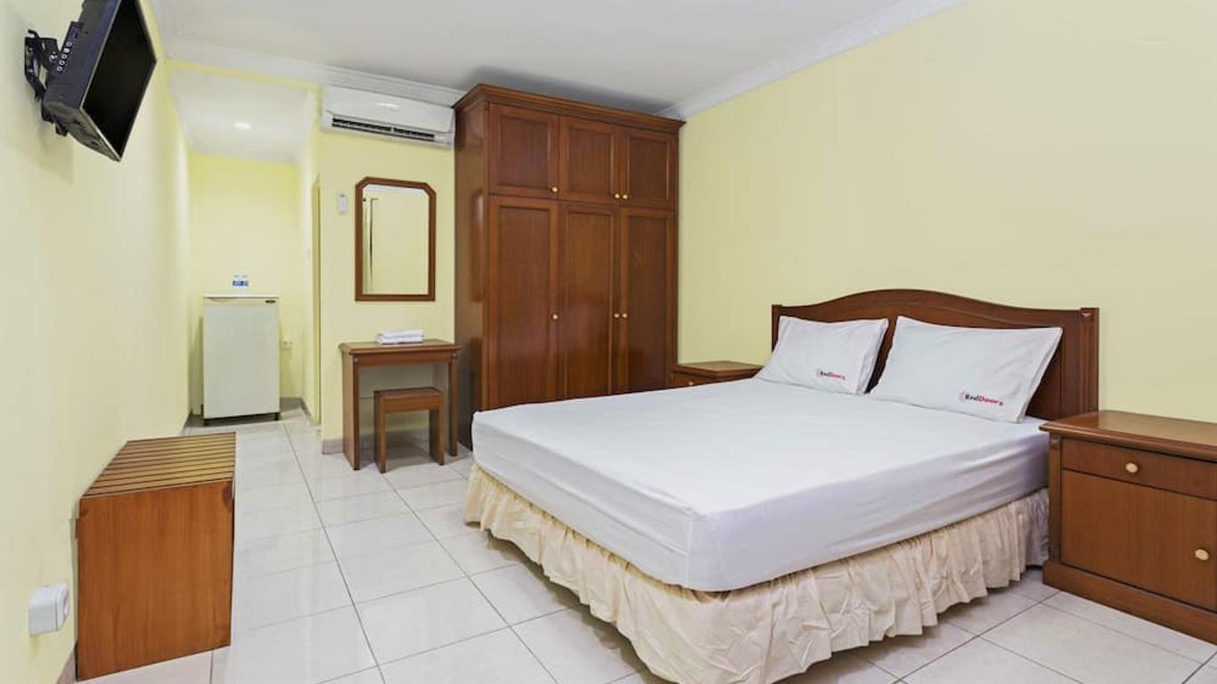 RedDoorz Near Ciputra World Kuningan
