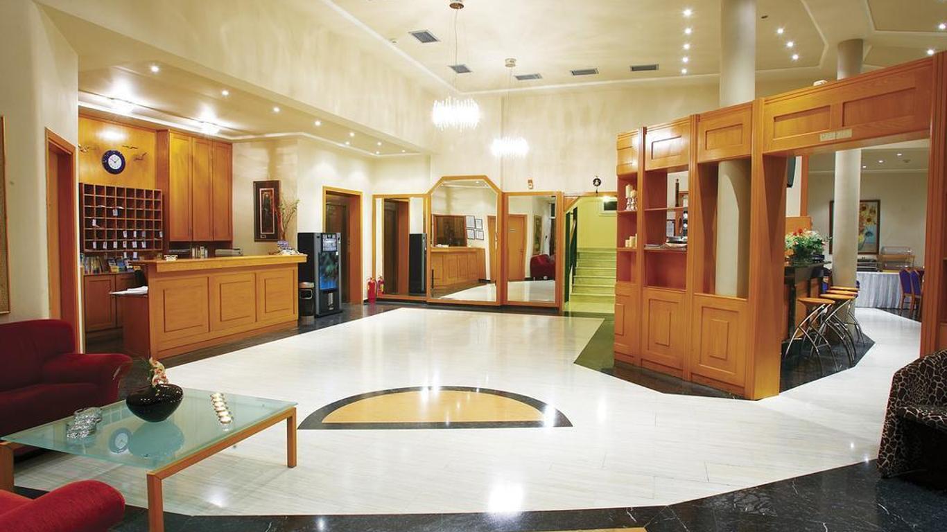 Iris Hotel