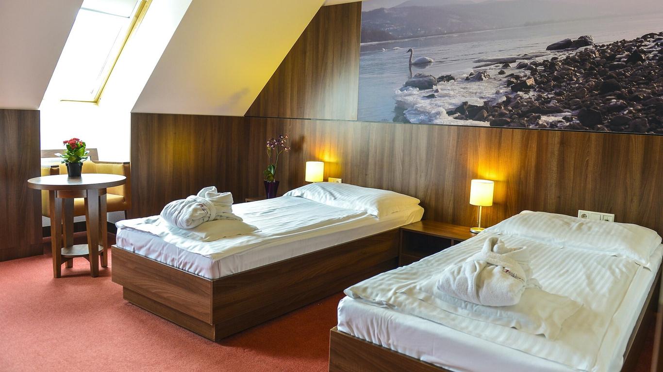Royal Club Hotel