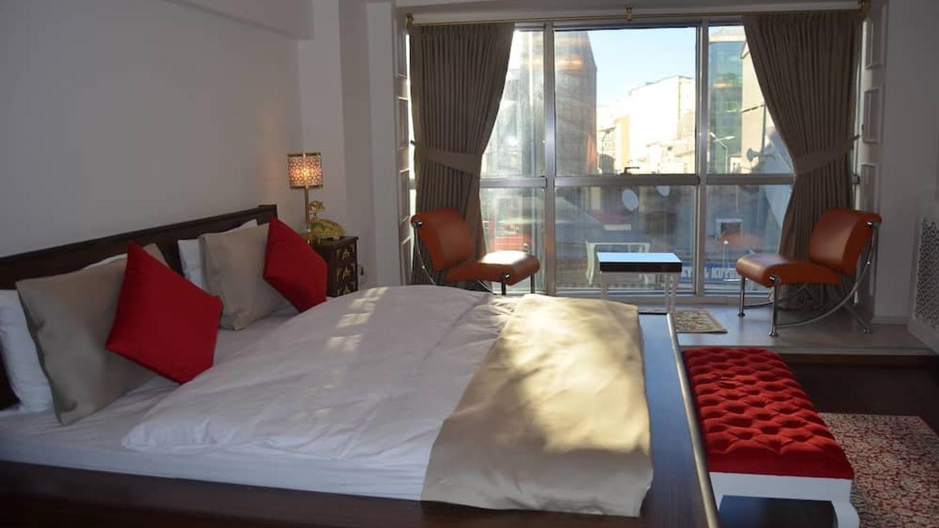 The Gala Palace Hotel