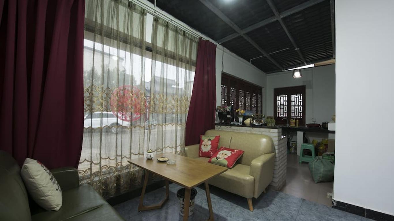 Shi Lin family folk inn