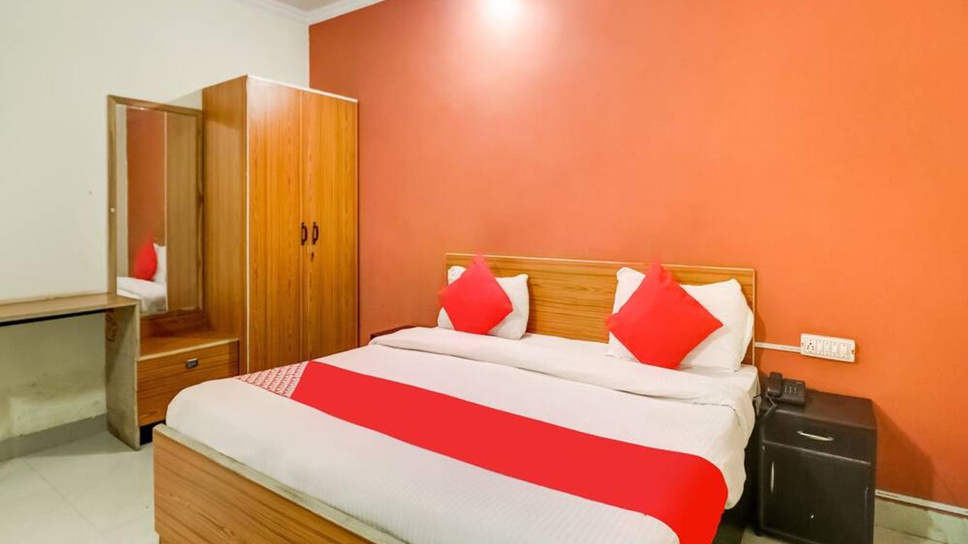 OYO 10877 Hotel R K Residency