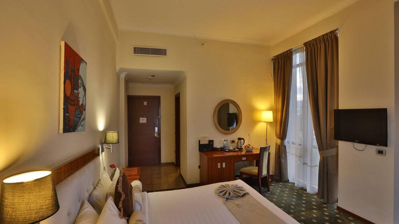 Kenenisa Hotel
