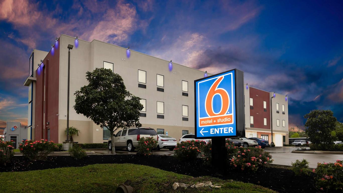 Motel 6 Texas City I-45 South