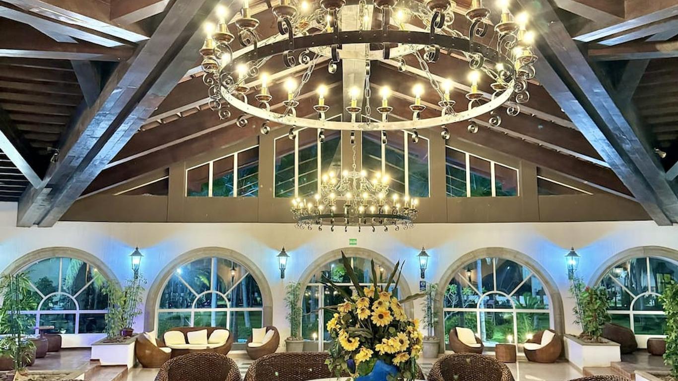 Hotel Tesoro Beach