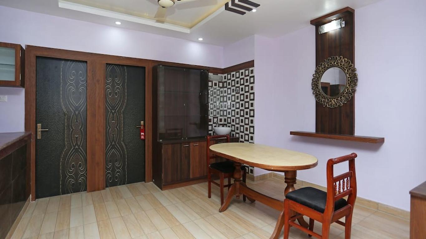 OYO 12447 Flagship Uzan Bazar