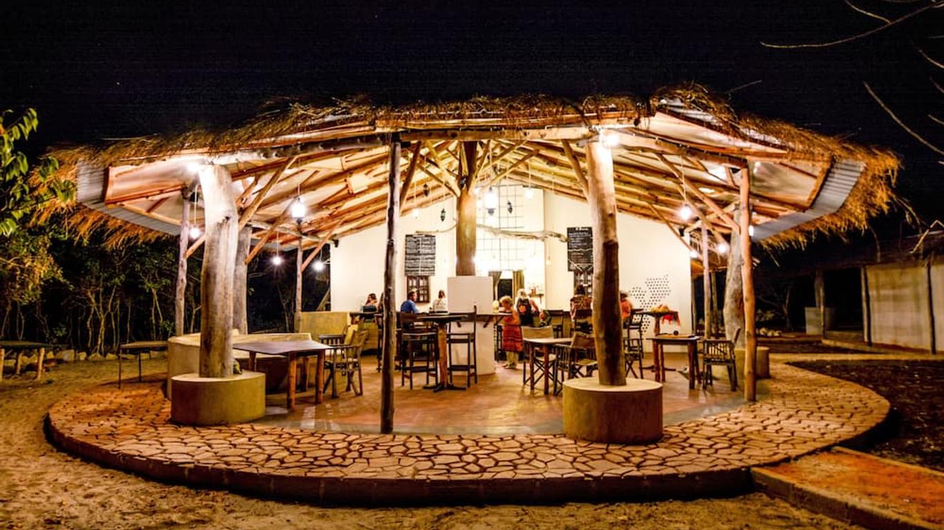 Nzuwa Lodge