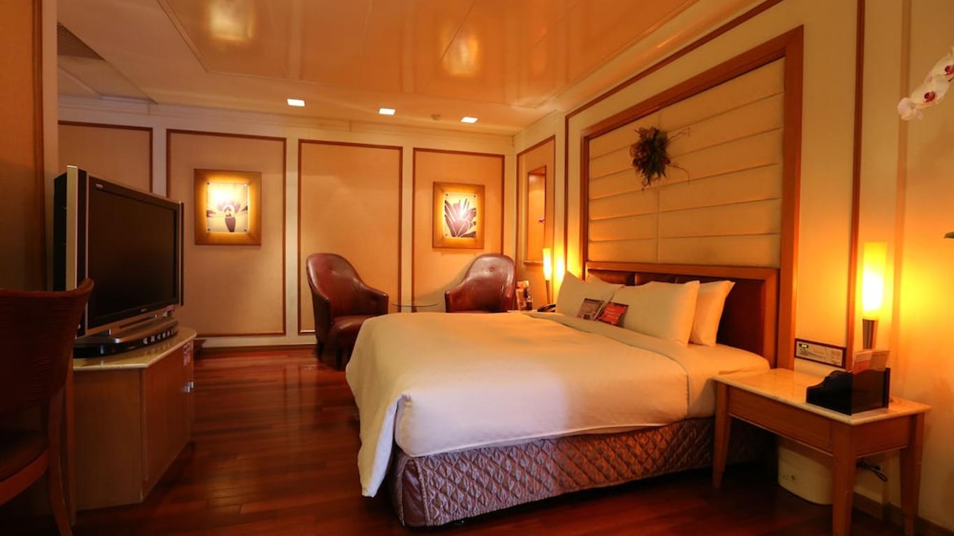 Royal Group Motel Tainan Branch