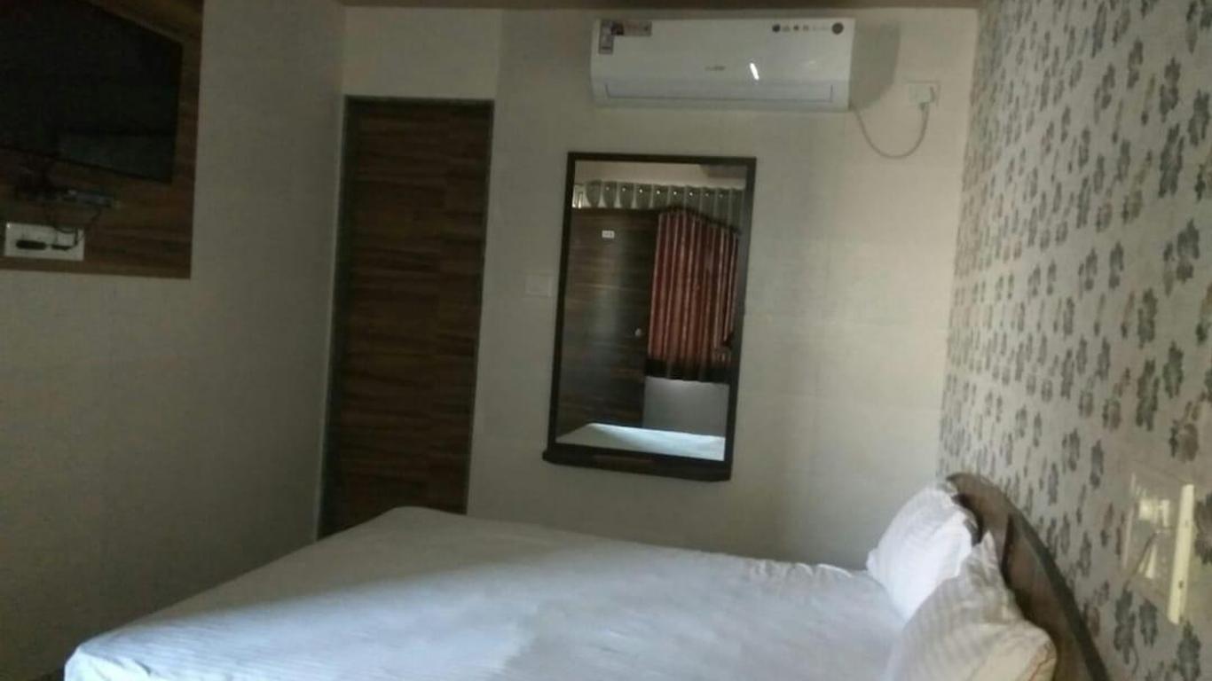 Hotel Parth Palace