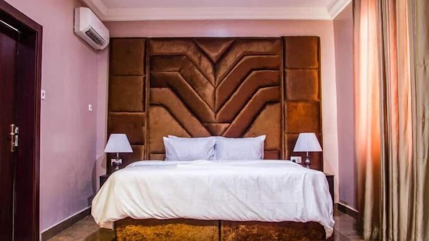 Golden Palm Resort & Hotel