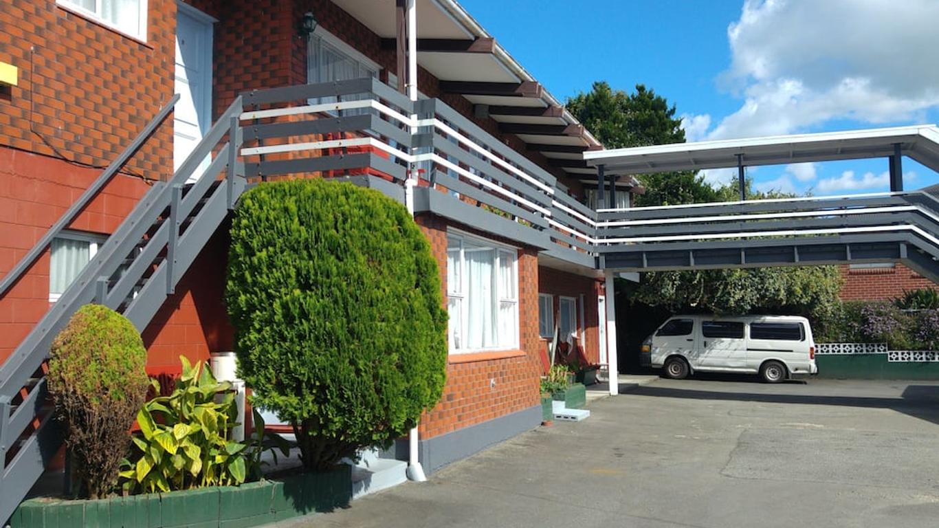 Redwood Lodge Motel