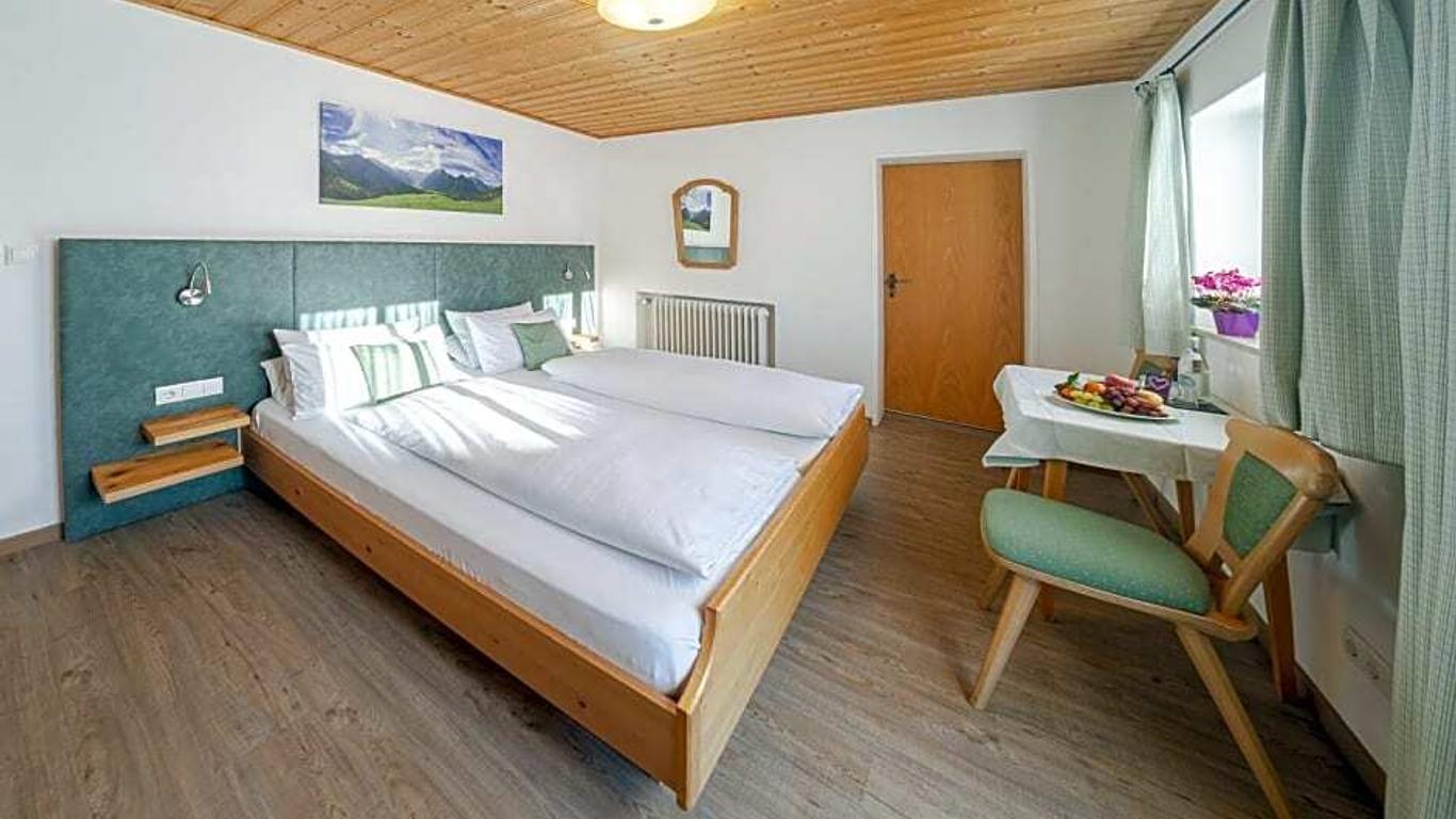 Frühstückspension Gästehaus Zum weissen Rössl