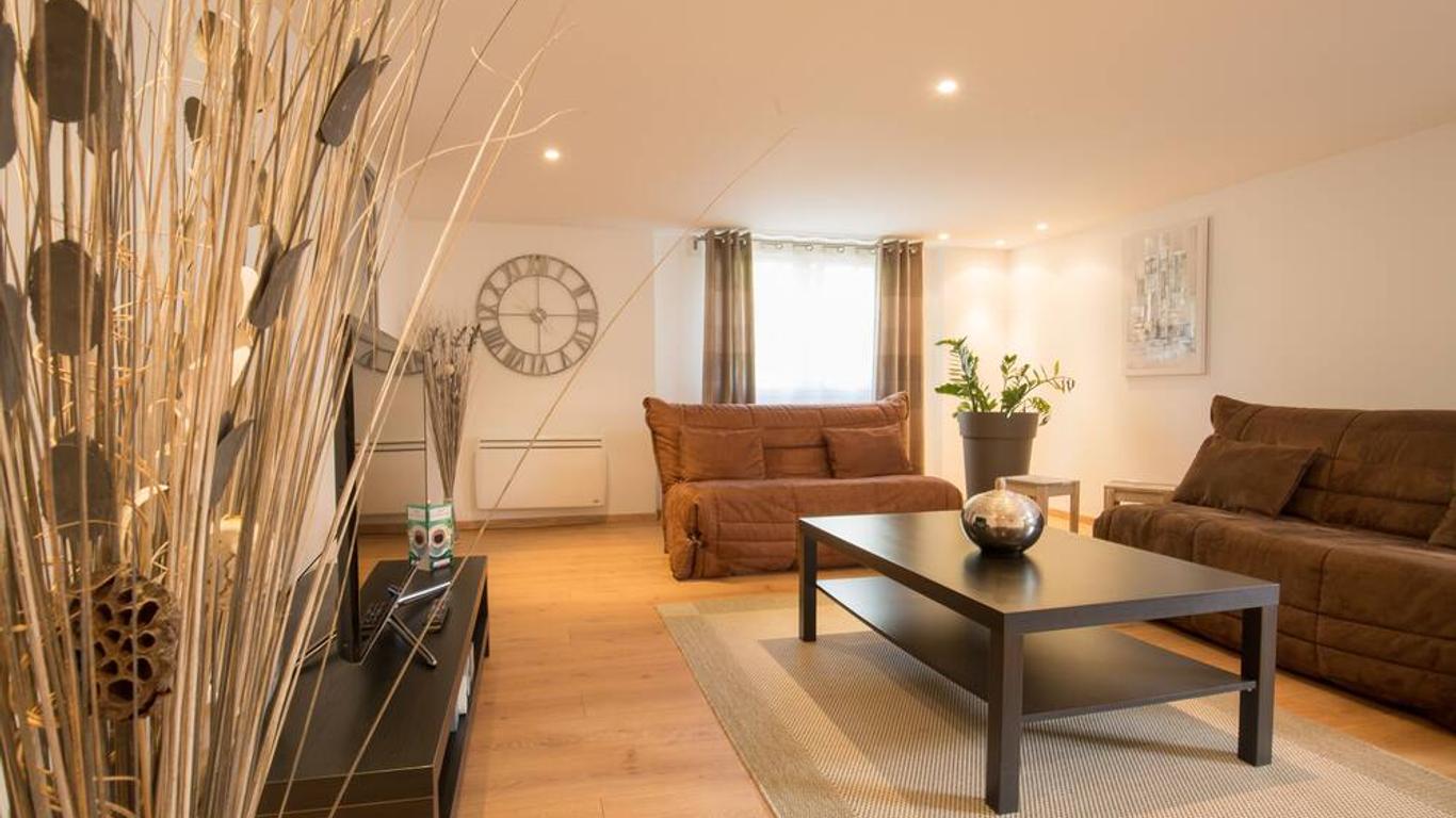 Logis Hotel Le Petit Casset