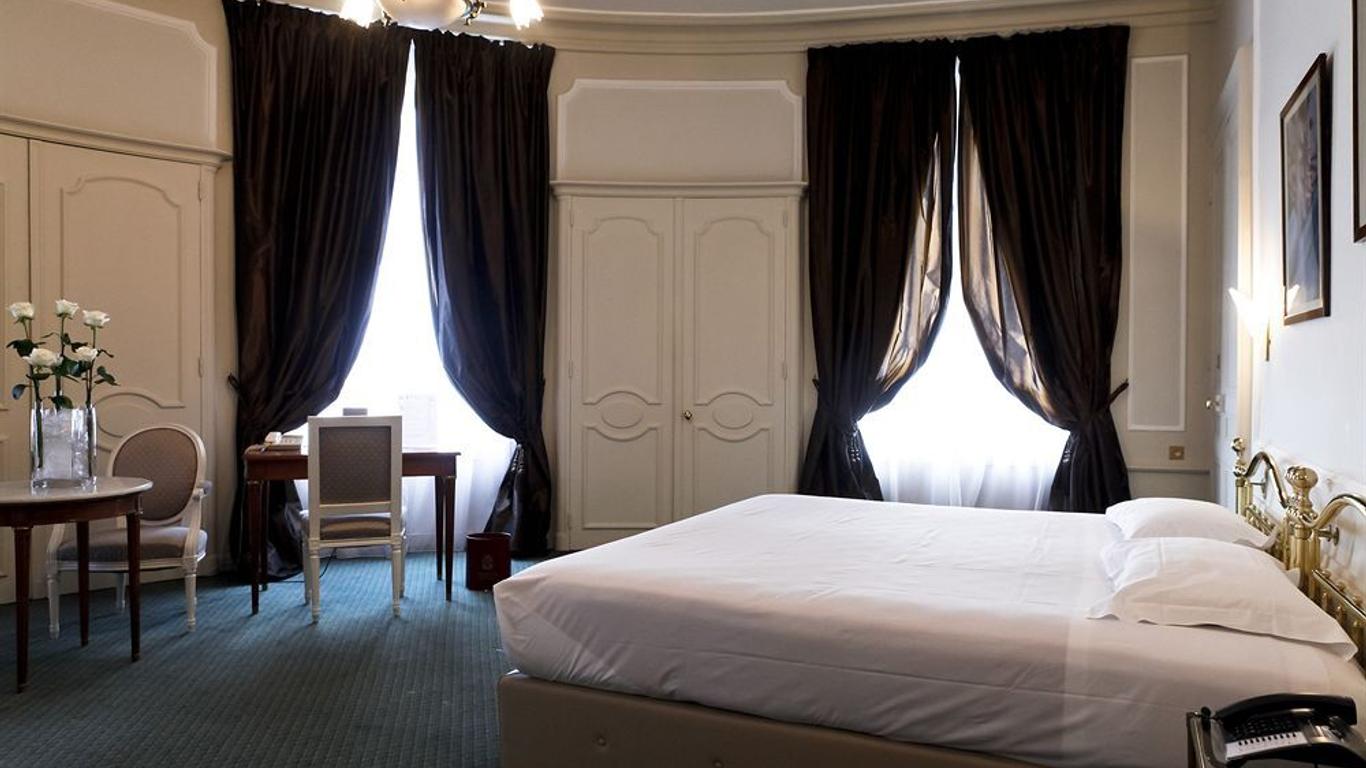 B4 Grand Hotel Lyon