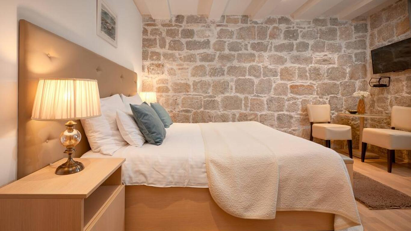 Lanterna Rooms