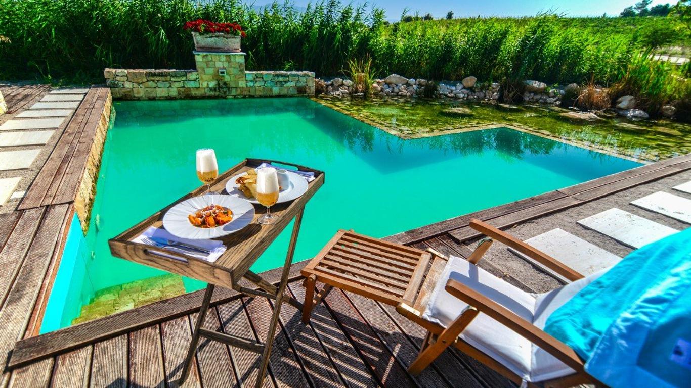 Zornitza Family Estate