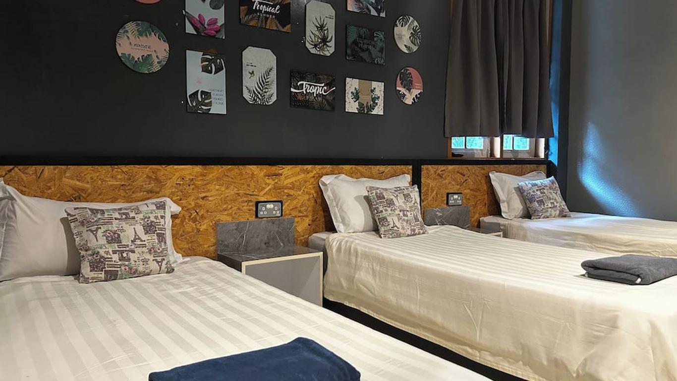 Riverbank Dungun Guesthouse & Cafe