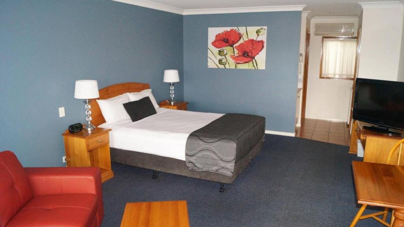 Asters On James Motor Inn