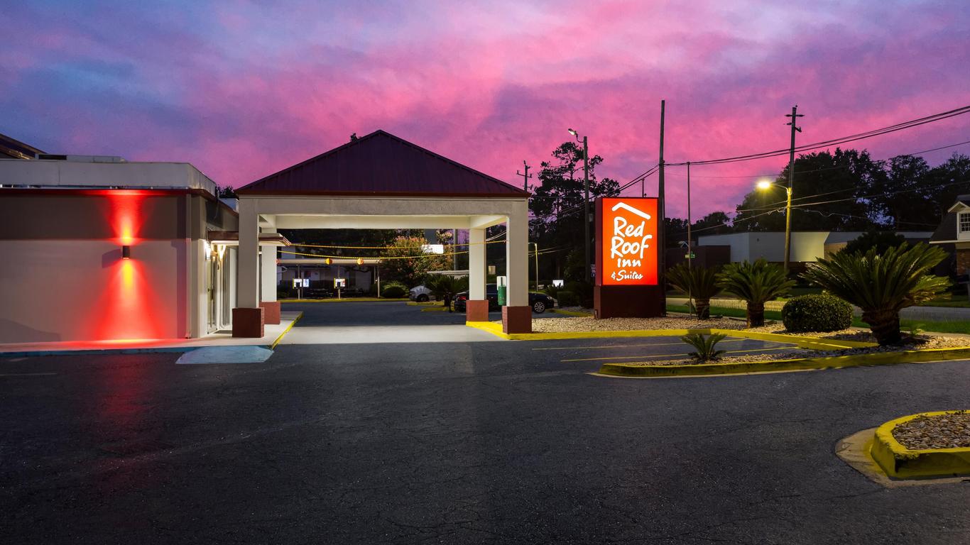 Red Roof Inn & Suites Statesboro - University