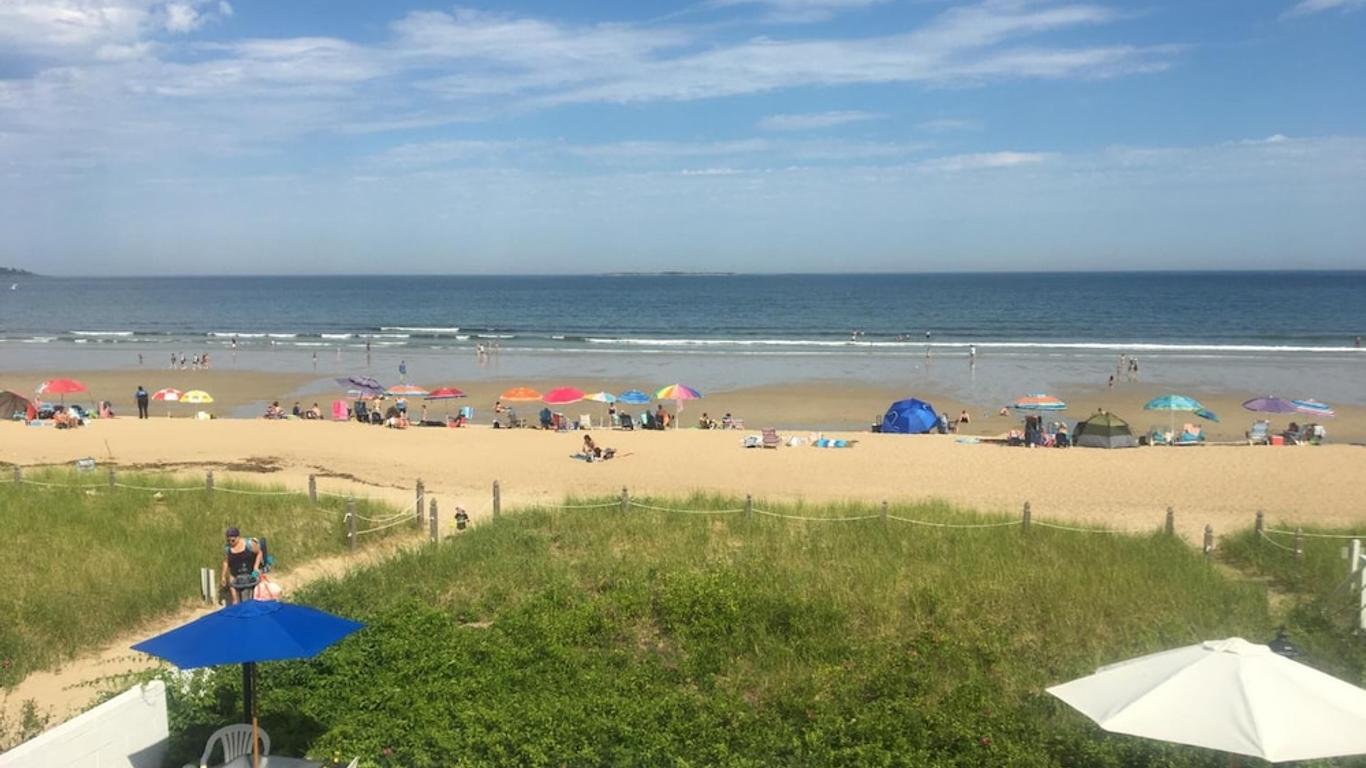 Sandpiper Beachfront Motel