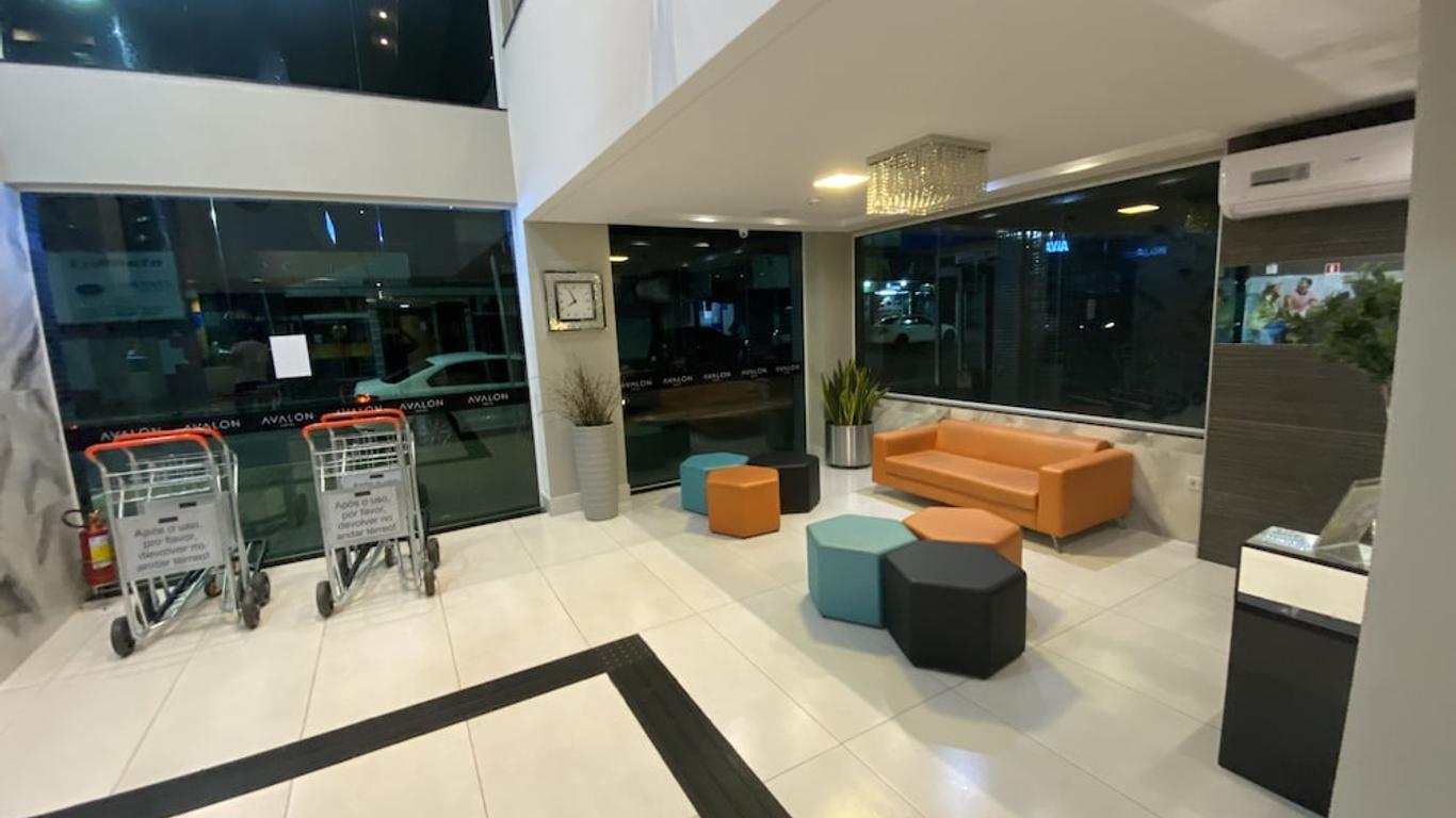 Hotel Avalon