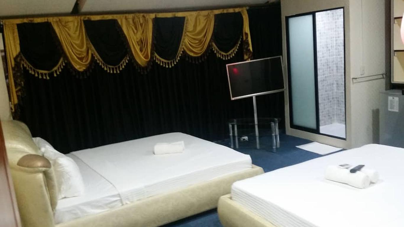 999 Hotel