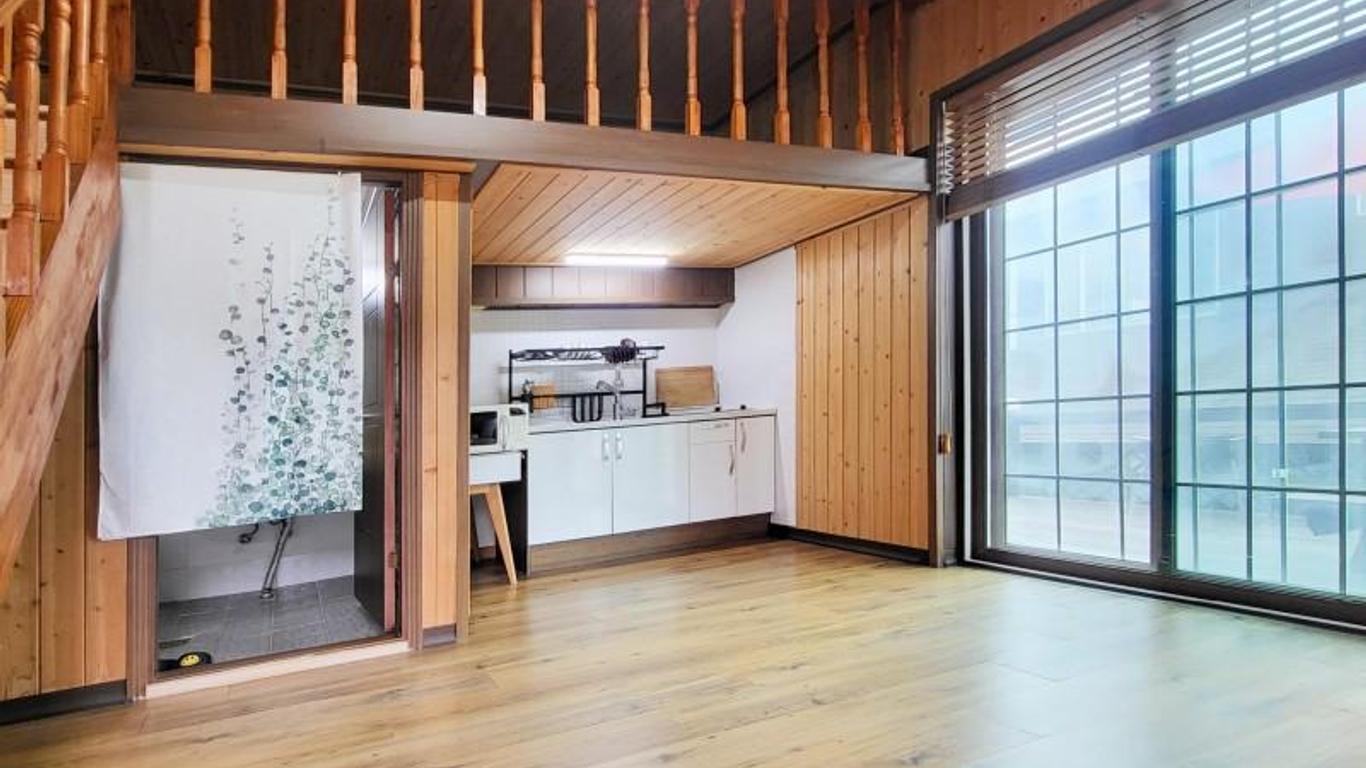 Taean (Anmyeondo) Dream Profit Rock Pension