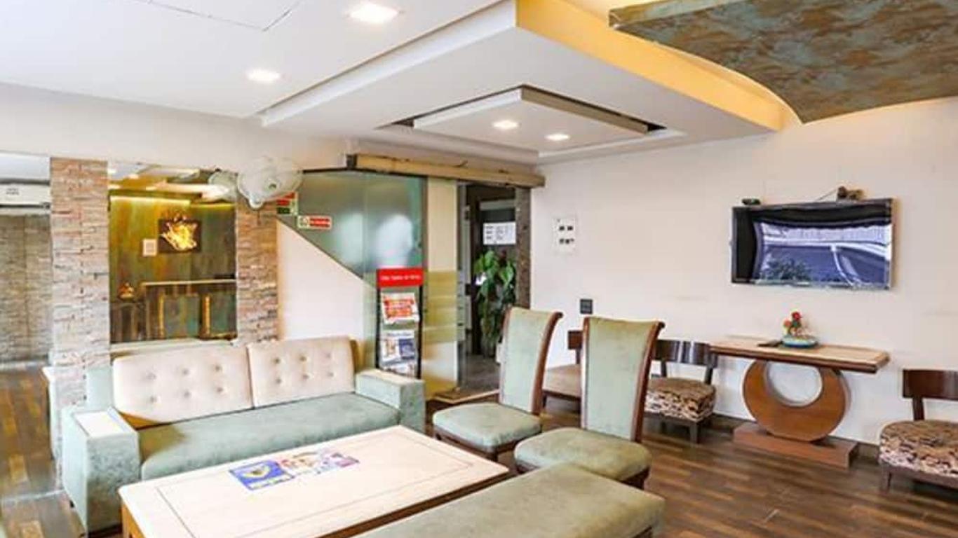 Fabhotel Clark Height