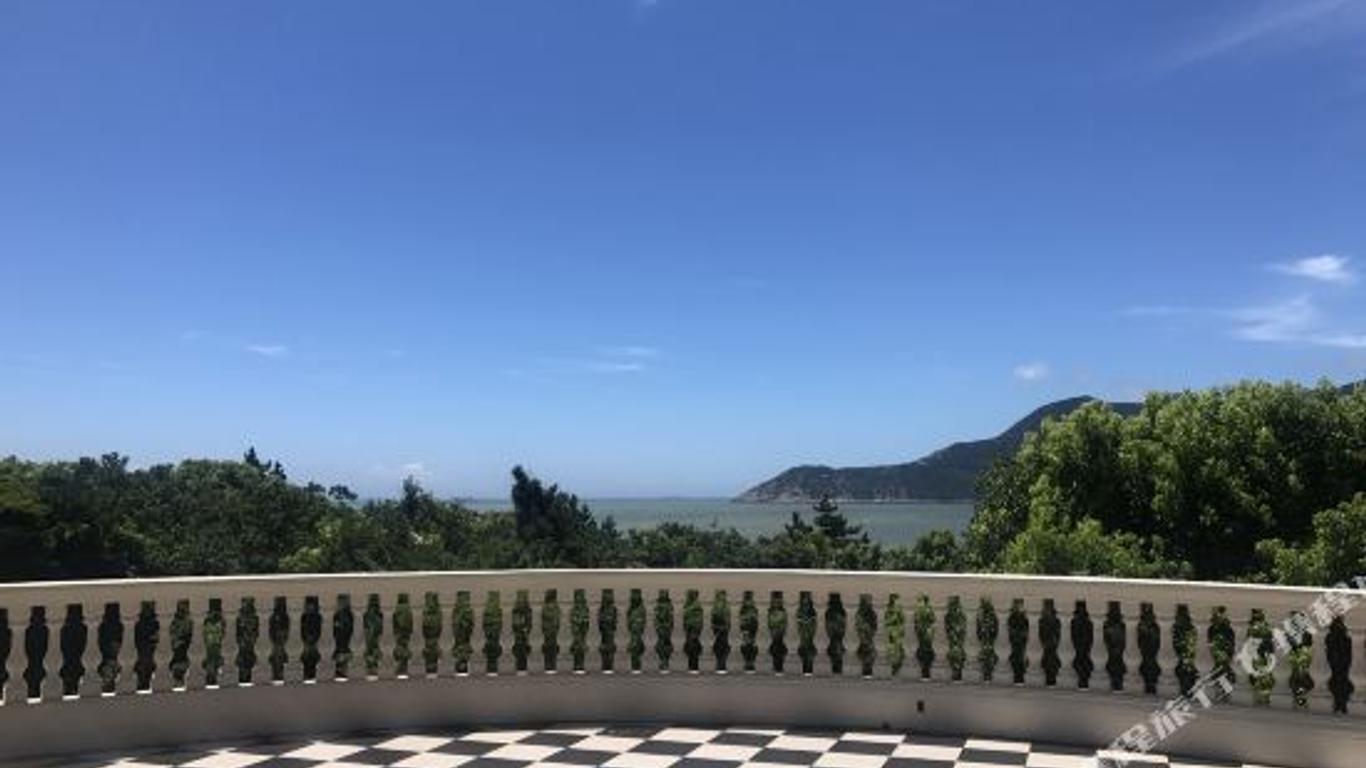 Golden Sands Holiday Hotel