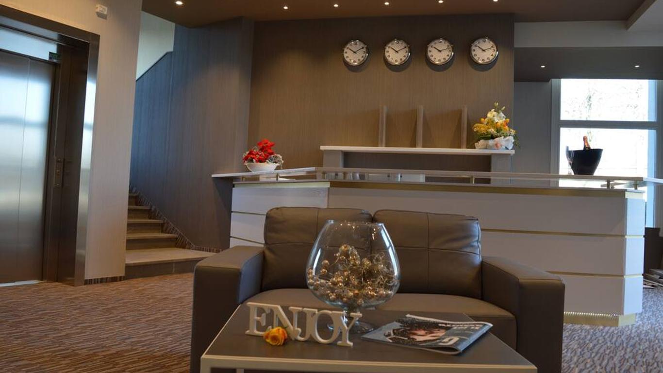 Hotel Enjoy