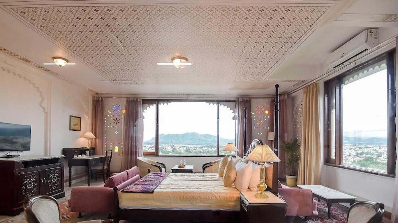 Hotel Raj Kuber