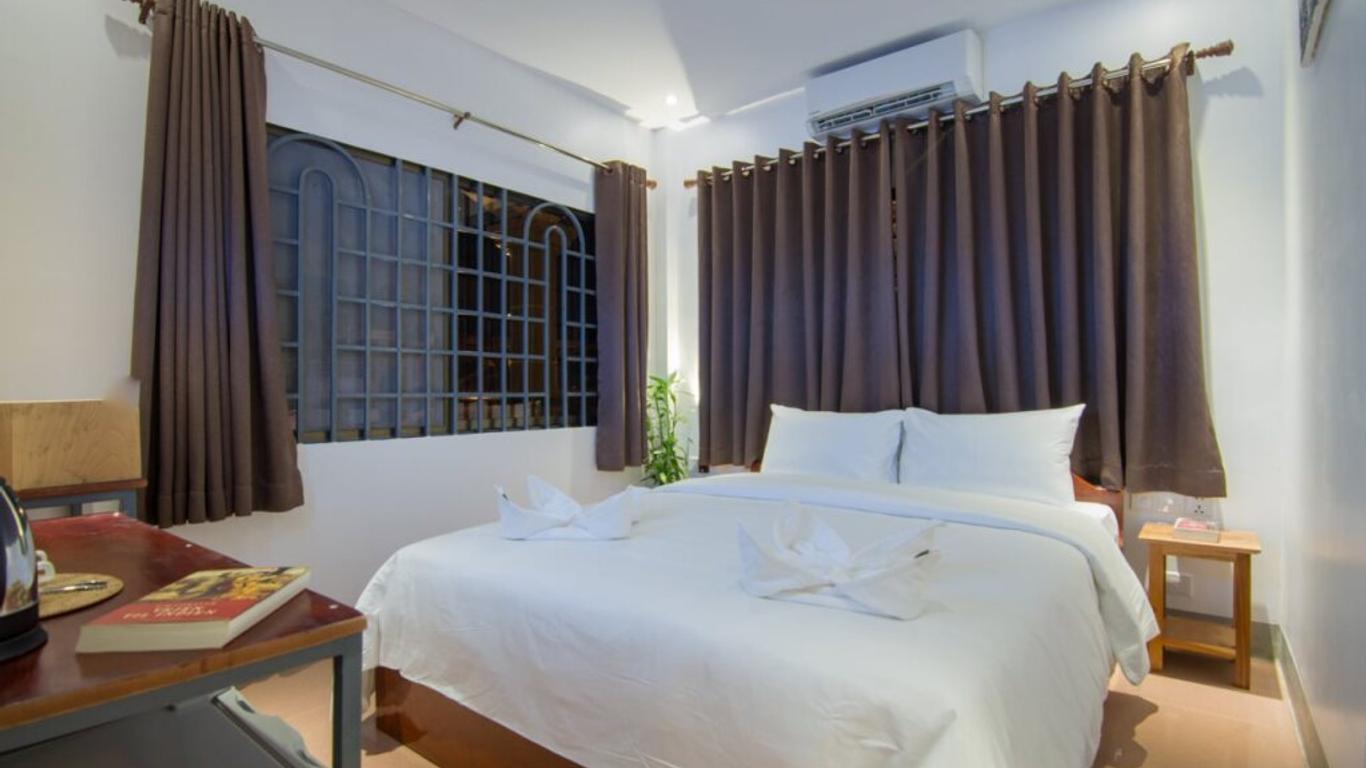 Yellow Hostel