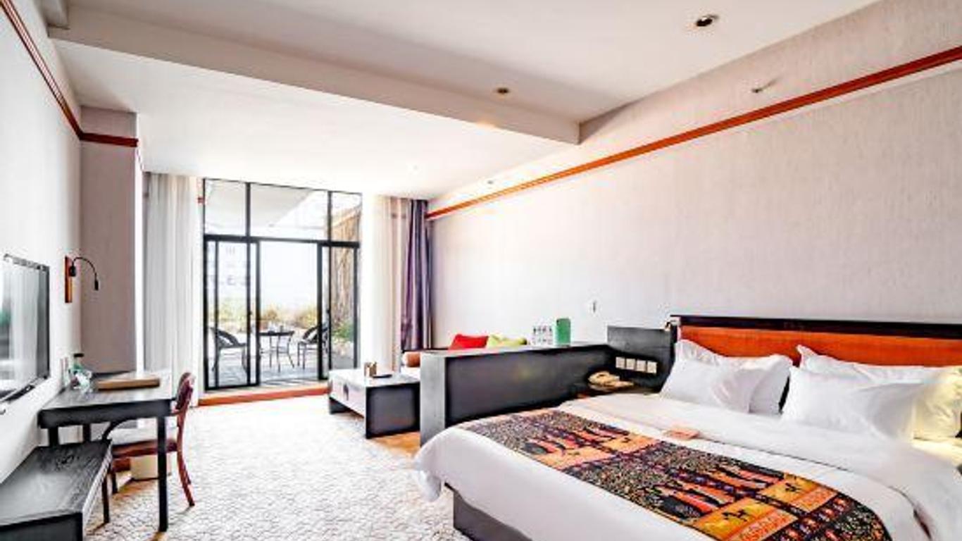 Maple Palace Hotel