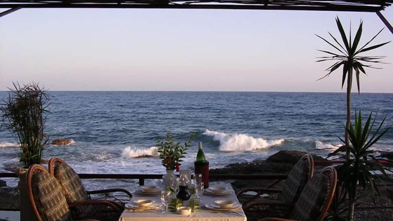 Yali Hotel