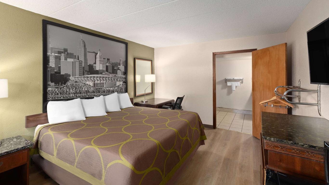 Super 8 by Wyndham Fort Mitchell Cincinnati Area