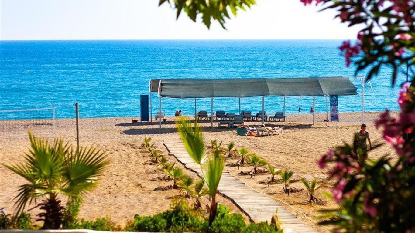 Naz Beach Bungalow Hotel in Antalya