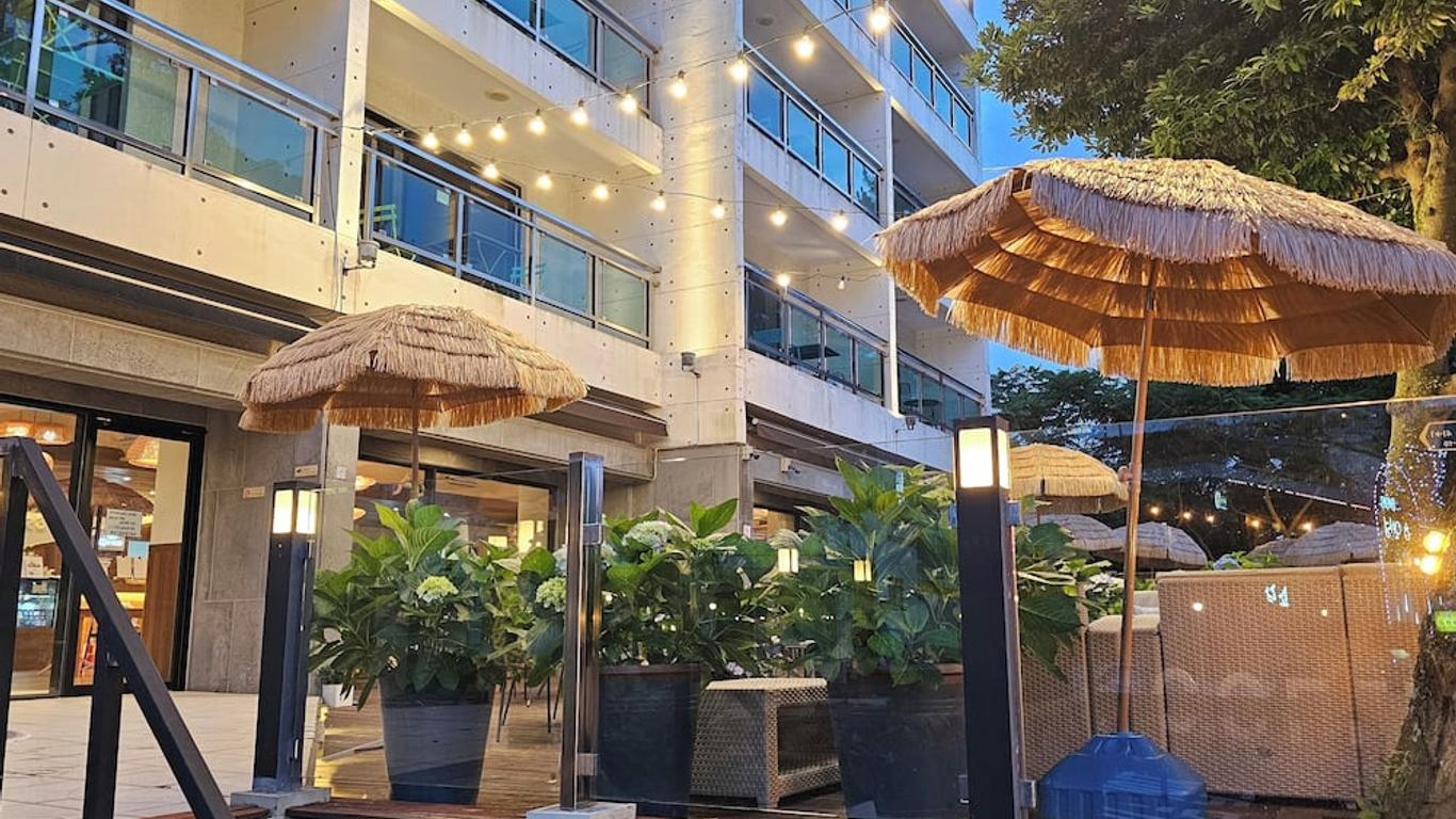Cheonjiyeon Crystal Hotel