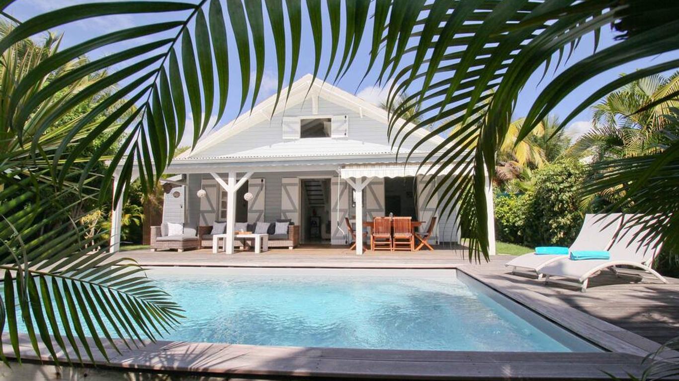 La Petite Villa Guadeloupe, private pool and walking distance to the beach