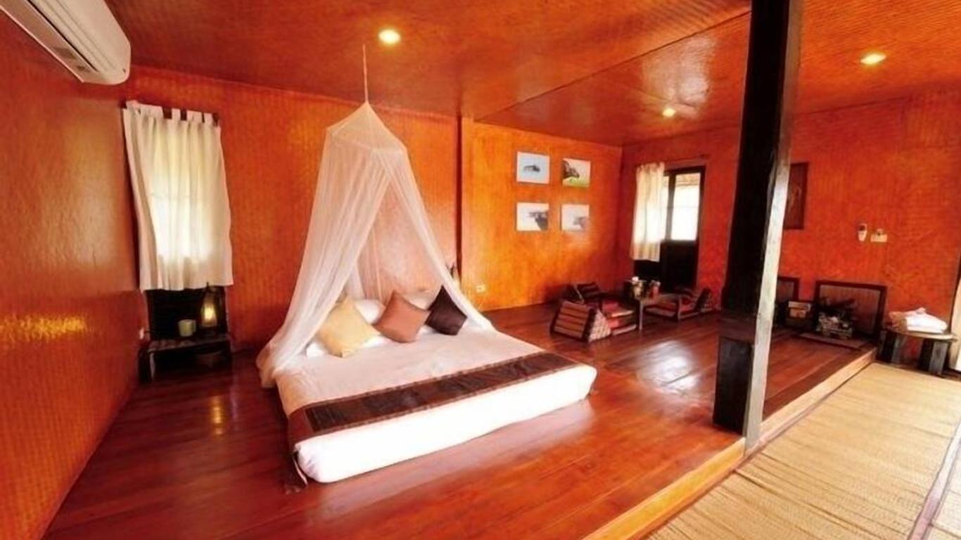 PhuNaCome Resort